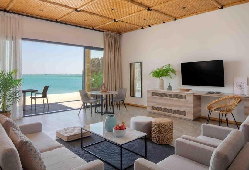 小型套房, Anantara World Islands Dubai Resort
