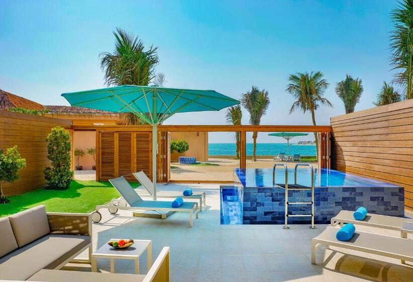 配有游泳池的小型套房, Anantara World Islands Dubai Resort