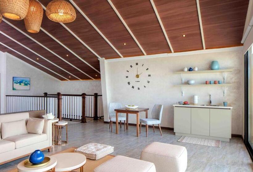 带海景的复工套房, Anantara World Islands Dubai Resort