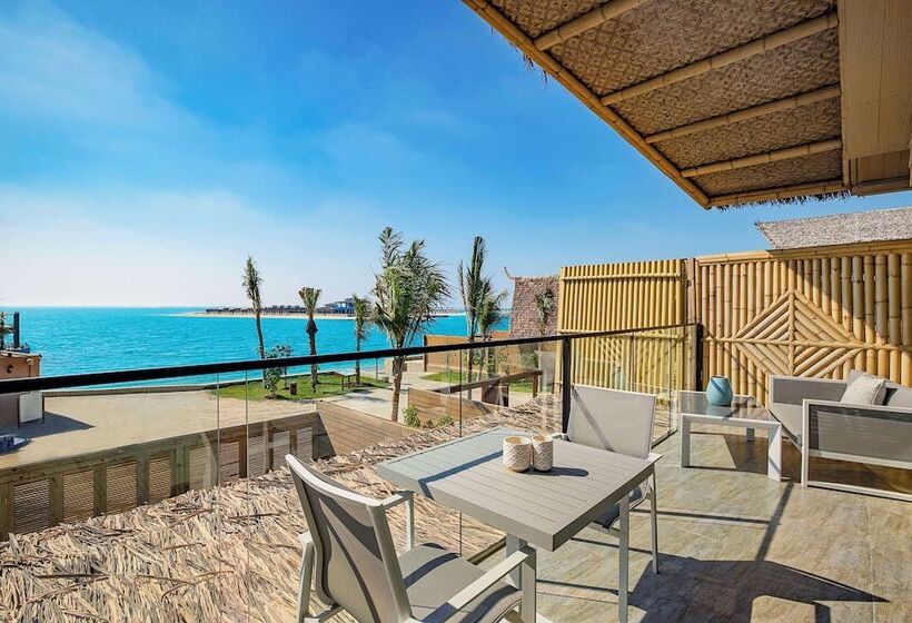 小型套房带海景, Anantara World Islands Dubai Resort