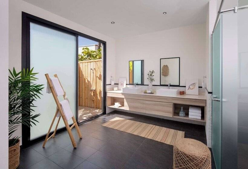 小型套房, Anantara World Islands Dubai Resort