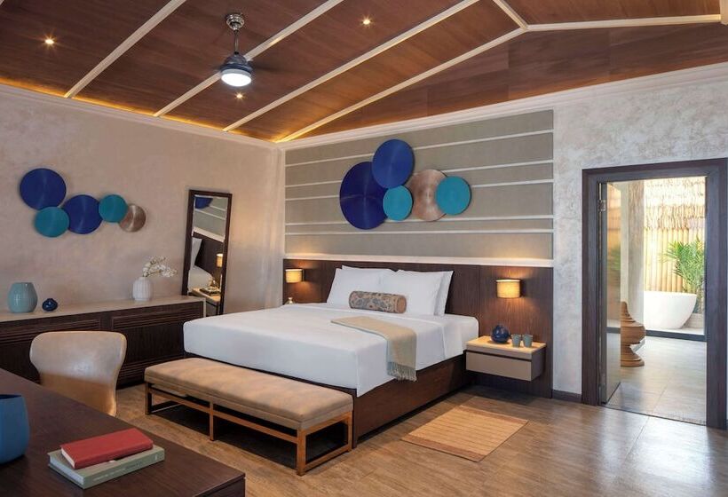 配有游泳池的小型套房, Anantara World Islands Dubai Resort