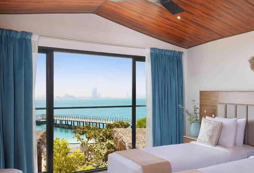 带大床的标准间, Anantara World Islands Dubai Resort