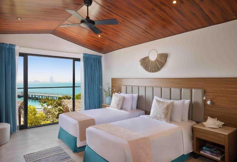 带大床的标准间, Anantara World Islands Dubai Resort