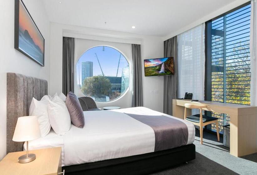 استودیوی سوپریور, Christchurch City
