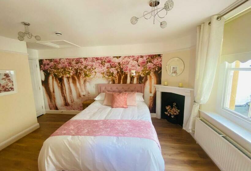 اتاق استاندارد با تخت بزرگ, All Seasons Bed & Breakfast   Adults Only