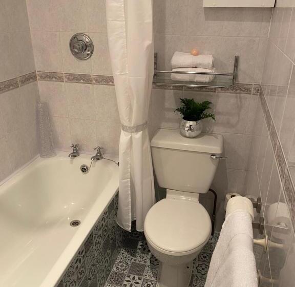 اتاق استاندارد با تخت بزرگ, All Seasons Bed & Breakfast   Adults Only