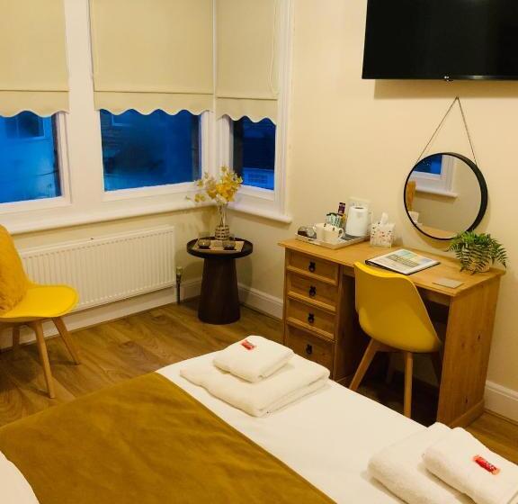 اتاق استاندارد با تخت بزرگ, All Seasons Bed & Breakfast   Adults Only