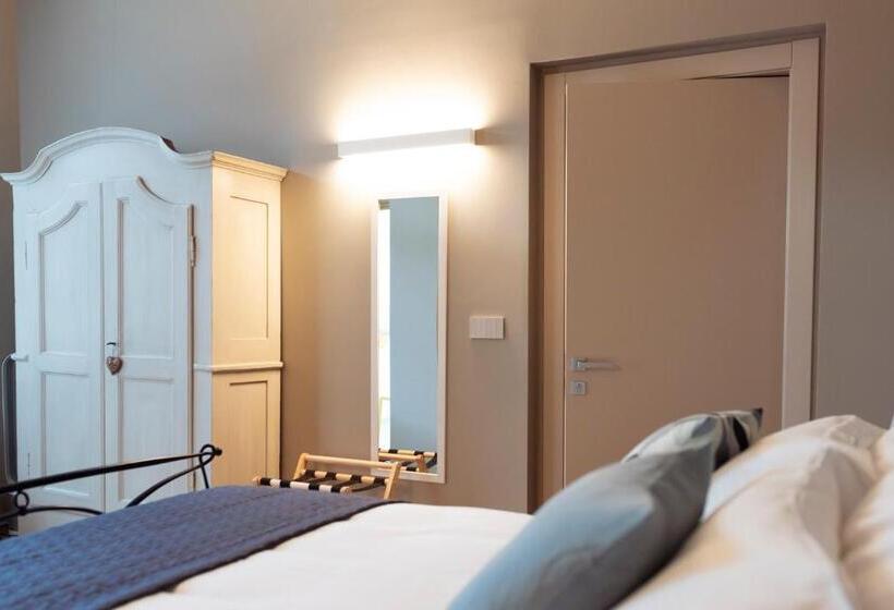 اتاق استاندارد با بالکن, Interno 6 Guest House