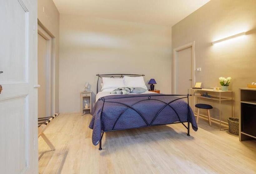 اتاق استاندارد با بالکن, Interno 6 Guest House