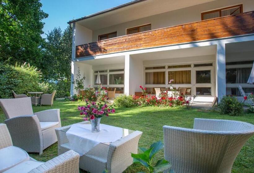 آپارتمان 1 خوابه با تراس, Villa Gabriela