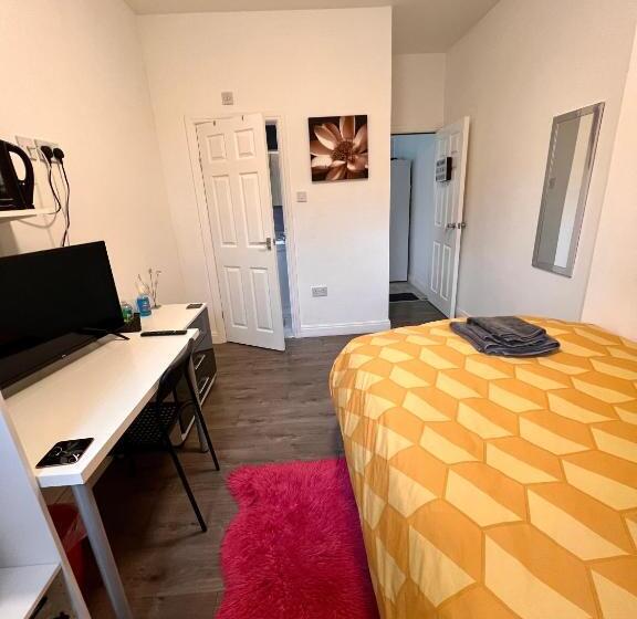 اتاق استاندارد, Deluxe En Suite Room In Cv1