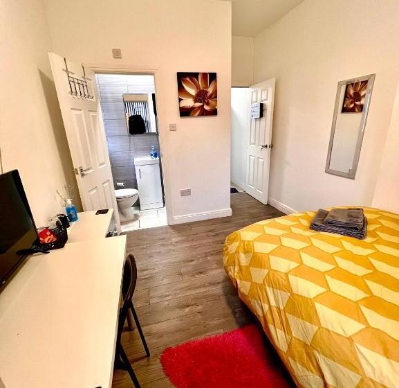 اتاق استاندارد, Deluxe En Suite Room In Cv1