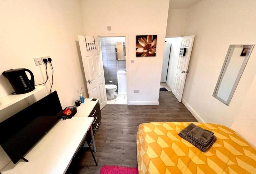 اتاق استاندارد, Deluxe En Suite Room In Cv1