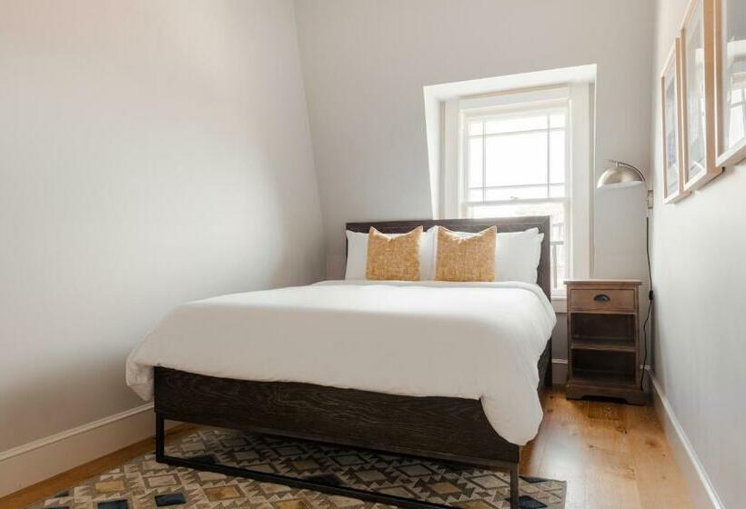 Suite, Sonder The Magnolia