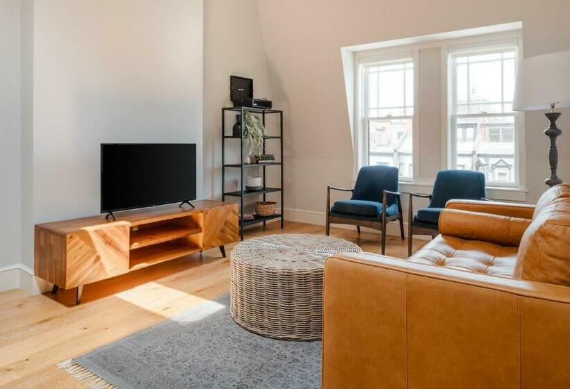 Suite, Sonder The Magnolia