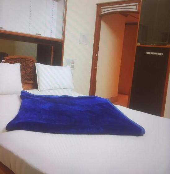 خانه 1 خوابه, Kings Mysuru Hotels   Sgh