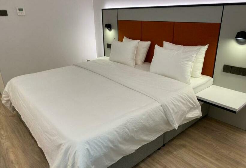 اتاق لوکس با تخت بزرگ, Otel Hotel Suite