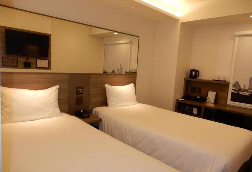 آپارتمان یک خوابه با دری مشترک که هال را جدا می کند., Smile Hotel Hiroshima