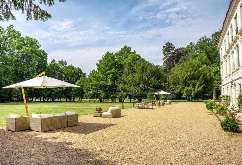 سوئیت جونیور با تراس, Château De Paradis