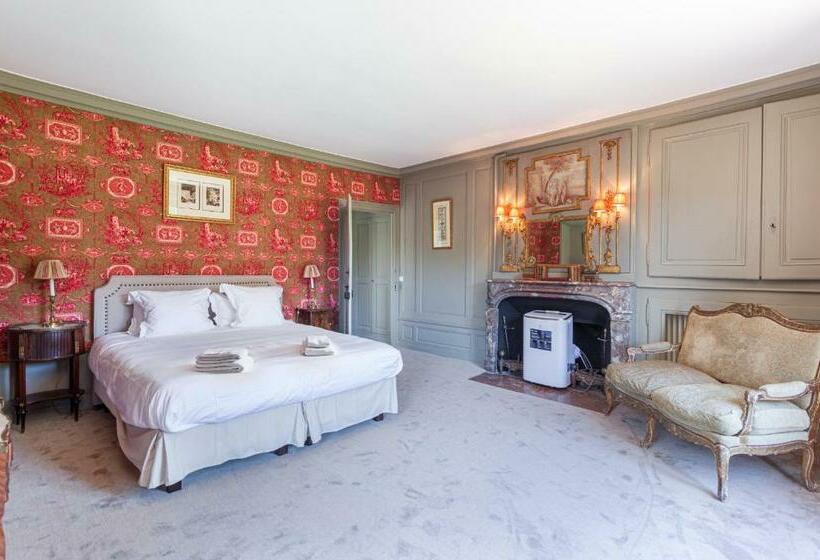 سوییت با چشم‌انداز باغ, Château De Paradis