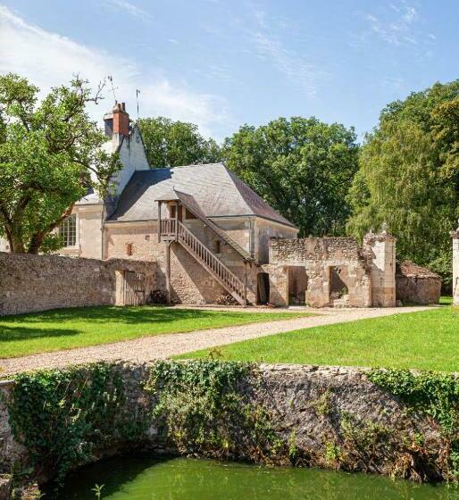 سوییت با چشم‌انداز باغ, Château De Paradis
