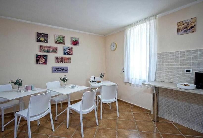 اتاق خانوادگی, B&b Carmelina
