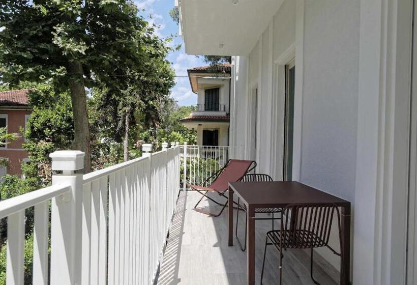 آپارتمان 1 خوابه با بالکن, Elegance Riccione