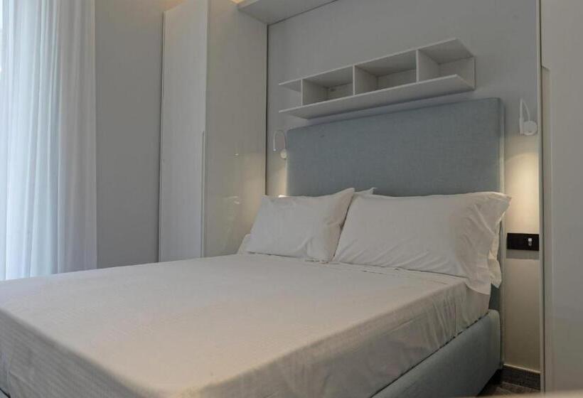 آپارتمان 1 خوابه با بالکن, Elegance Riccione