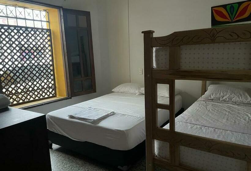 آپارتمان 1 خوابه, Hostal 1545
