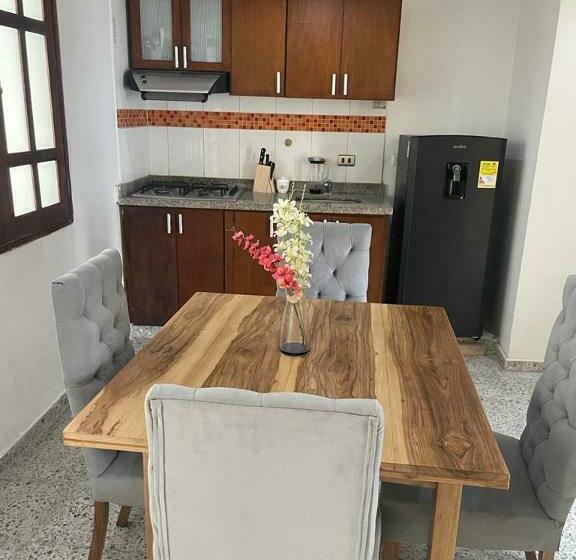 آپارتمان 1 خوابه, Hostal 1545