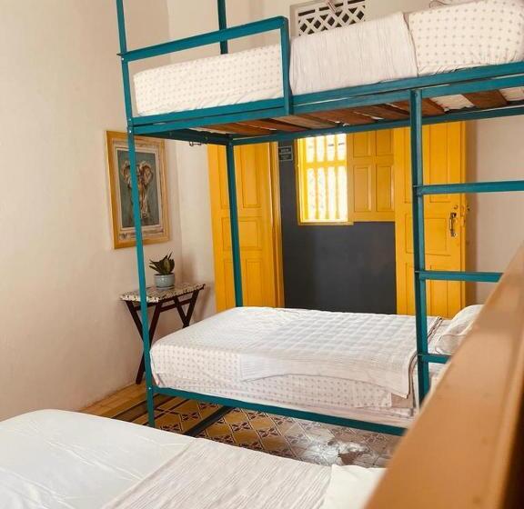 اتاق استاندارد چهار تخته, Hostal 1545