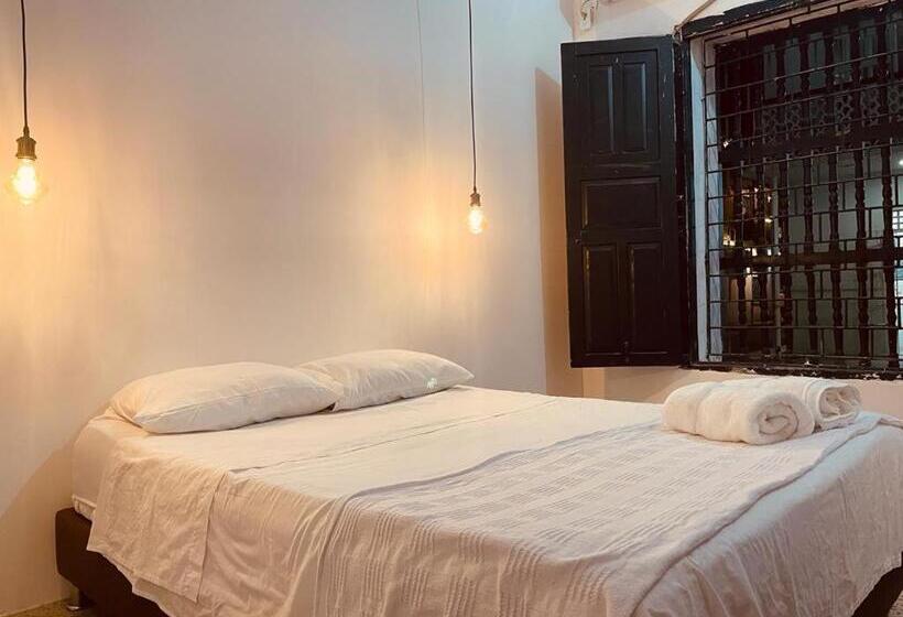 اتاق استاندارد, Hostal 1545