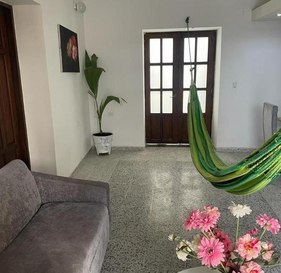 اتاق لوکس خانوادگی, Hostal 1545