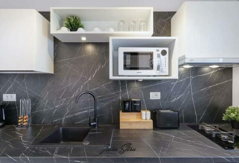استودیوی لوکس, Government Deluxe Studio By Magic Apartments