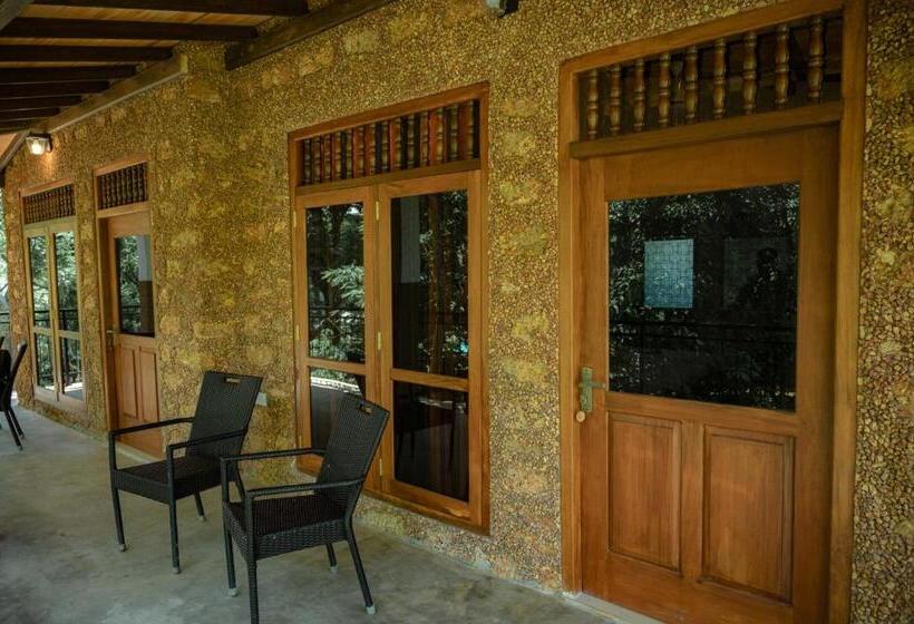 ویلای یک اتاق خوابه با استخر شنا, Hela Gedara