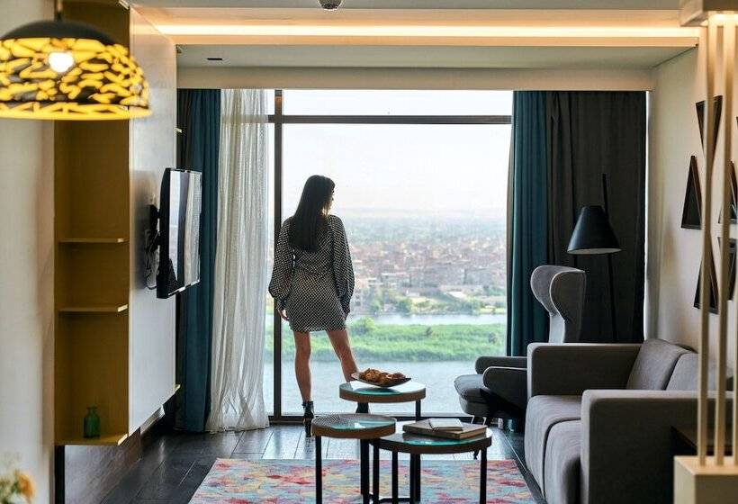 مجموعه ویستا شهر, Holiday Inn & Suites   Cairo Maadi, An Ihg