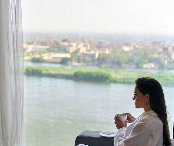 سوئیت با چشم‌انداز رودخانه, Holiday Inn & Suites   Cairo Maadi, An Ihg