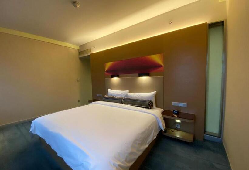 Standard Room King Size Bed, Qbox  Zhengzhou