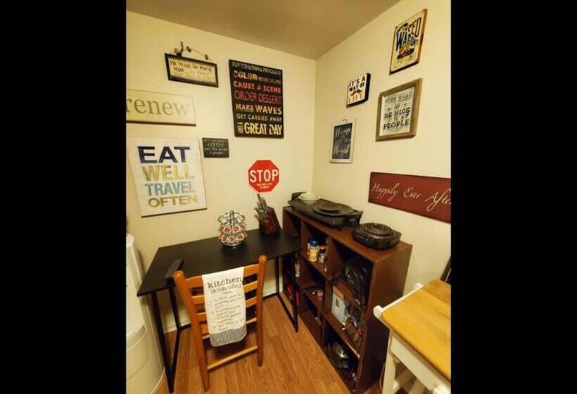 اتاق استاندارد سه نفره, Room In Guest Room   Fall Room 3min From Yale, And Other Colleges