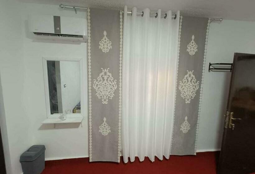 اتاق لوکس سه تخته, Petra Casablanca