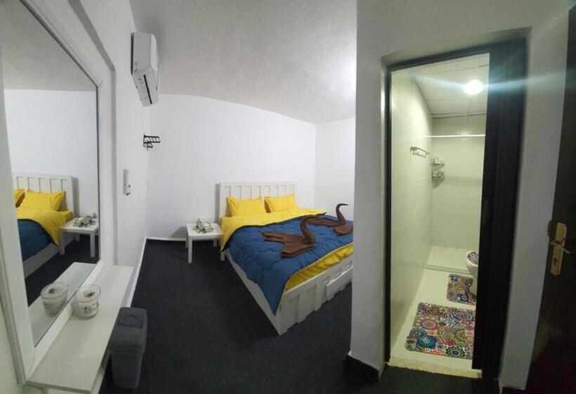 اتاق لوکس, Petra Casablanca