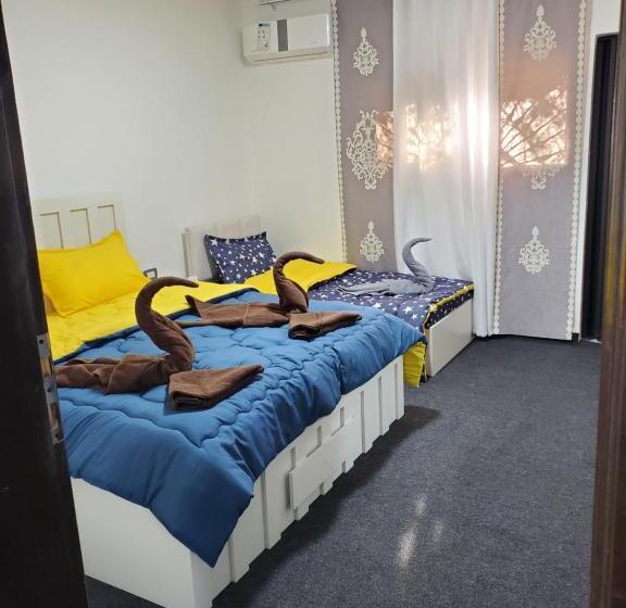 اتاق ساده سه‌ نفره, Petra Casablanca