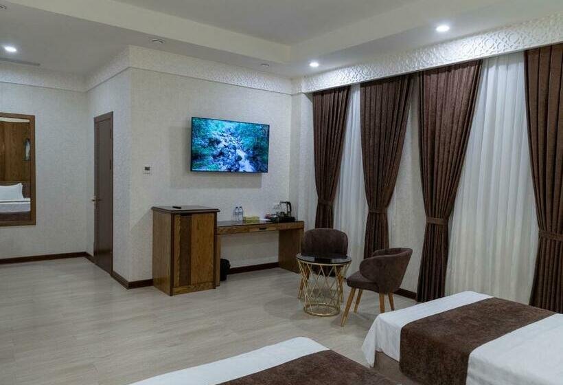 اتاق سوپریور با چشم‌انداز شهر, Paradise Plaza Luxury