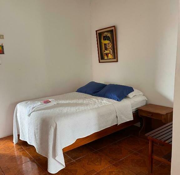 اتاق استاندارد, Hostal Las Gardenias