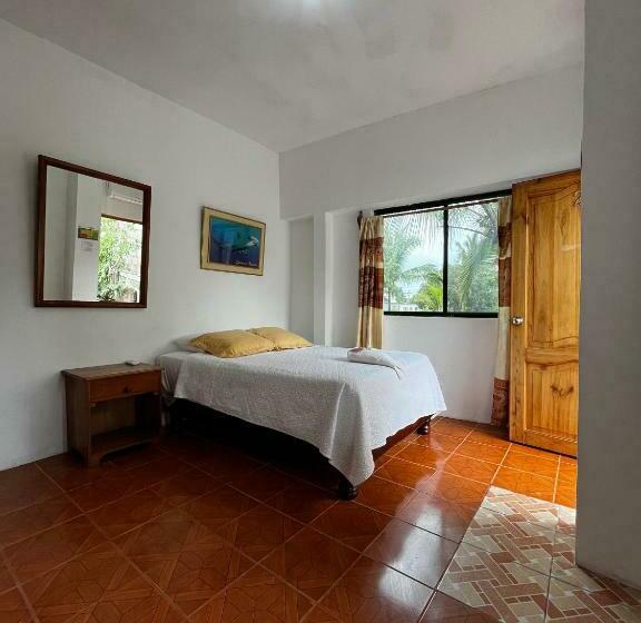 اتاق استاندارد, Hostal Las Gardenias