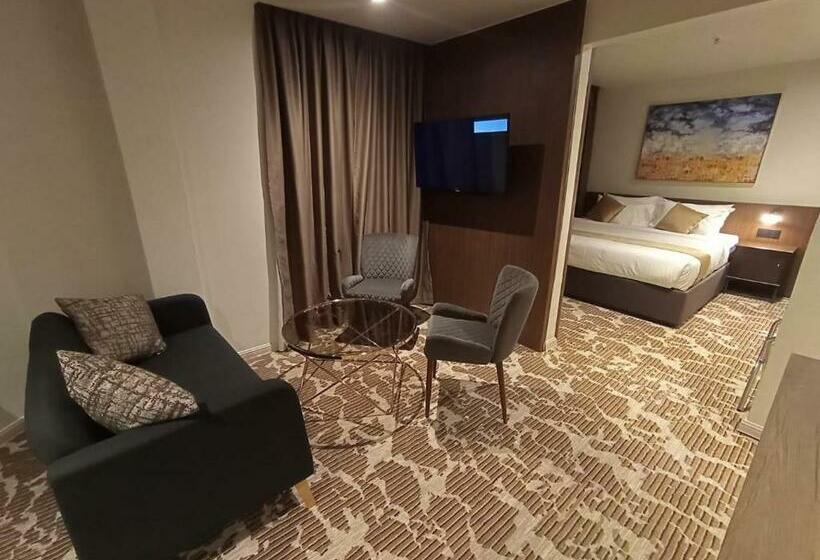 سوییت اجرایی, Dê Moccis Boutique