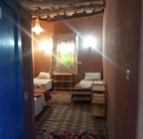 اتاق خانوادگی, Auberge Restau Tombouctou