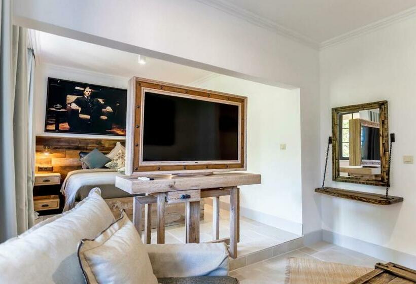 اتاق لوکس, Castro Mesembria Boutique
