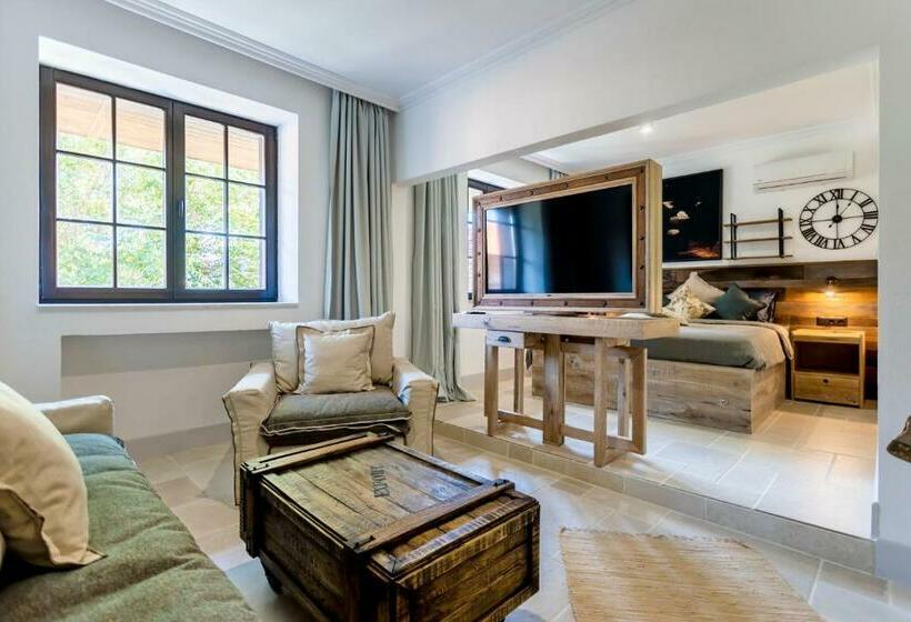 اتاق لوکس, Castro Mesembria Boutique